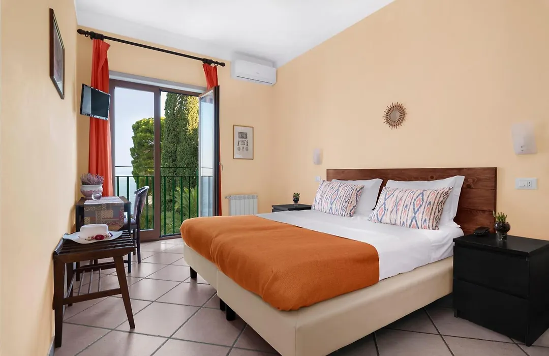Hotel Desiree-1